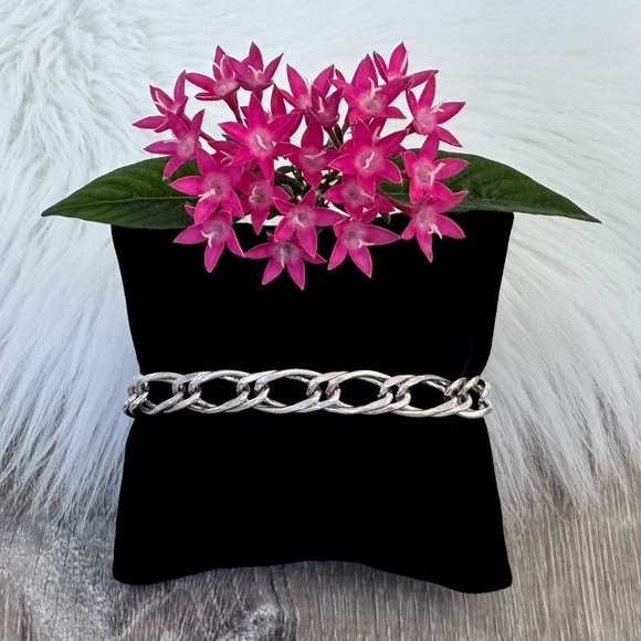 ๐ BRIGHTON Retired Open Heart Adjustable Silver Bracelet - Picture 3 of 5